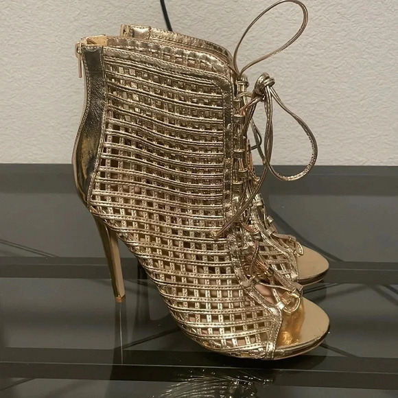 Shoe‎ Dazzle Gold Lace Up Heels Size 9.5 - Picture 1 of 7